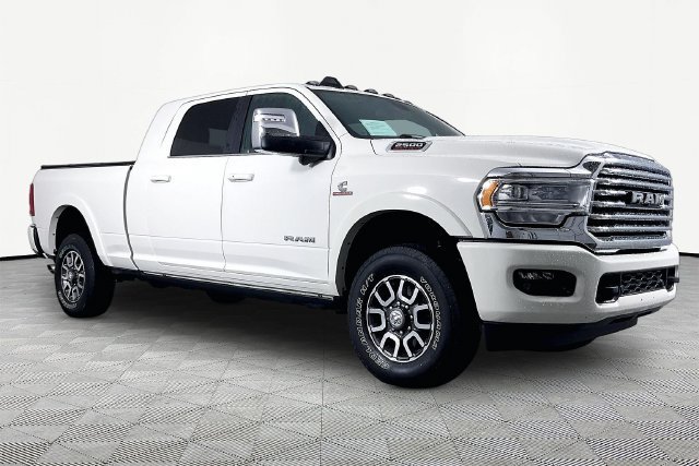 Used 2024 RAM 2500 Limited w/ Towing Technology Group AWD/4WD image 2