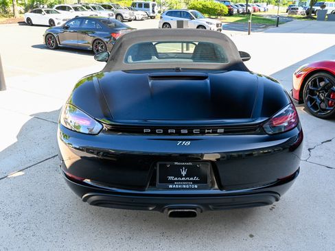 Used 2017 Porsche 718 Boxster RWD image 6