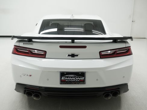 Used 2017 Chevrolet Camaro ZL1 RWD image 5