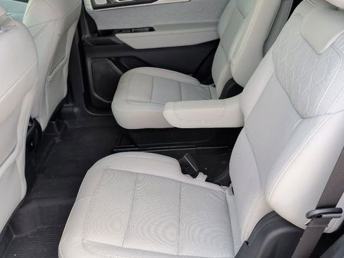 Used 2025 Ford Explorer Platinum w/ Ultimate Package AWD/4WD image 10