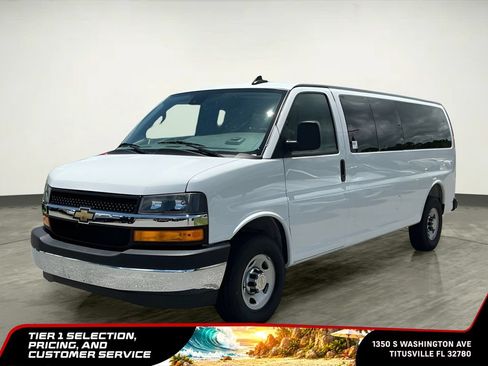 Used 2025 Chevrolet Express 3500 LT w/ LT Preferred Equipment Group RWD image 2
