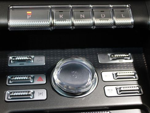 Certified 2024 Lincoln Nautilus Reserve w/ Equipment Group 202A image 21