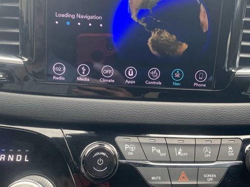 Used 2019 Chrysler Pacifica Touring-L FWD image 36