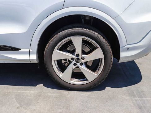 Used 2025 Audi Q5 Premium Plus w/ Premium Plus AWD/4WD image 10