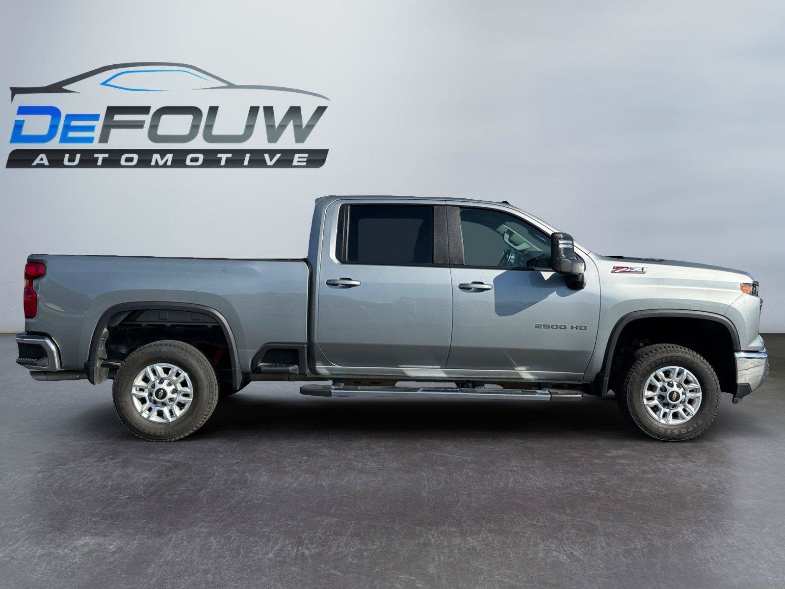 Used 2025 Chevrolet Silverado 2500 LT w/ Convenience Package AWD/4WD image 2