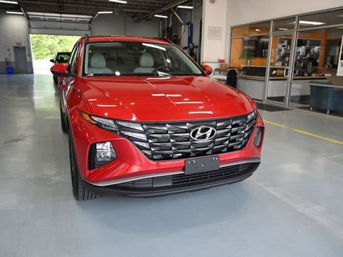 Used 2023 Hyundai Tucson SEL w/ Convenience Package AWD/4WD image 3