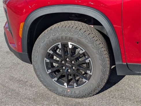 New 2026 Chevrolet Traverse Z71 w/ Enhanced Driving Package image 7