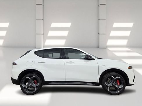 New 2026 Alfa Romeo Tonale Veloce w/ Quick Order Package 23H Volce image 2