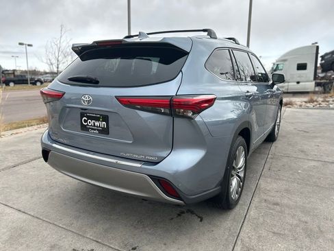 Used 2021 Toyota Highlander Platinum image 8