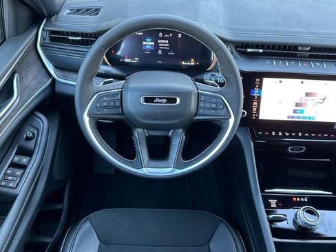 New 2026 Jeep Grand Cherokee Altitude AWD/4WD image 14