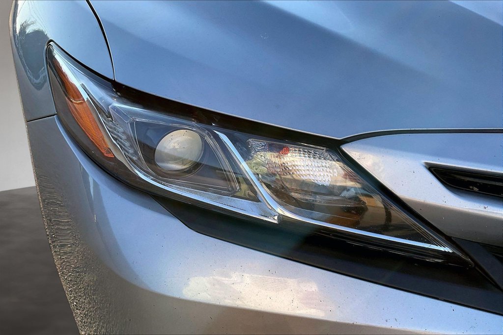 Used 2020 Toyota Camry SE FWD image 29