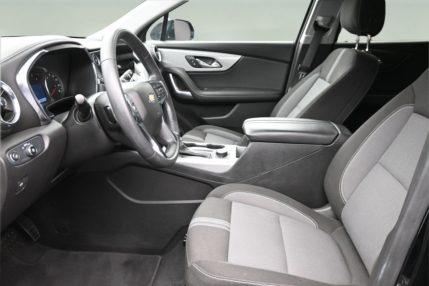 Used 2025 Chevrolet Blazer LT FWD image 19
