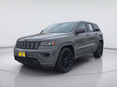 Used 2020 Jeep Grand Cherokee Altitude RWD image 1