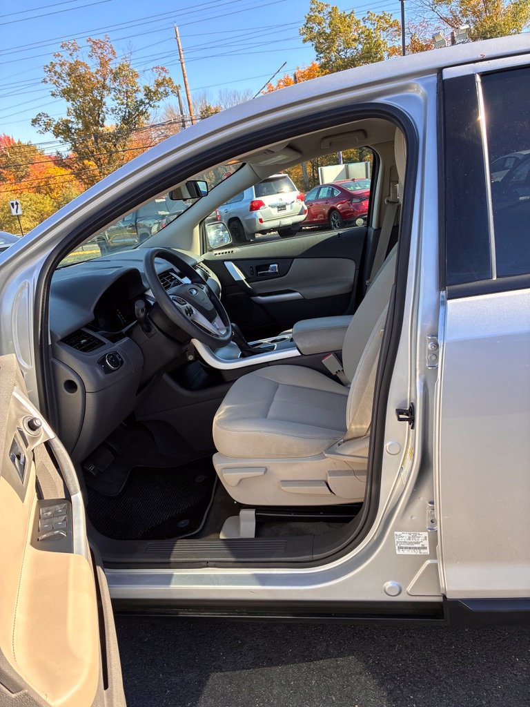 Used 2013 Ford Edge SE FWD image 26