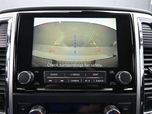 Used 2020 Nissan Titan SV w/ SV Convenience Package image 16