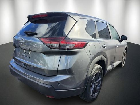 Used 2025 Nissan Rogue SV image 6