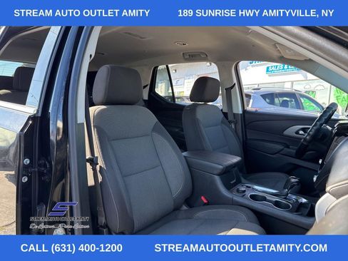 Used 2020 Chevrolet Traverse LT w/ Driver Confidence II Package image 9
