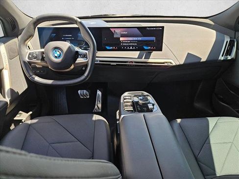 Used 2024 BMW iX xDrive50 w/ Sport Package AWD/4WD image 17