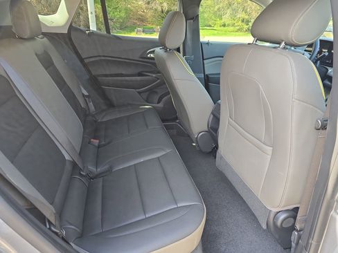 Used 2025 Chevrolet Trax ACTIV w/ Driver Confidence Package image 11