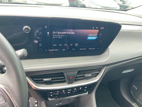 Certified 2024 Buick Encore GX Avenir w/ Avenir Convenience Package AWD/4WD image 17