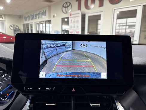 Certified 2024 Toyota Venza LE image 18