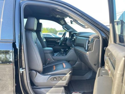 Used 2023 GMC Sierra 1500 AT4 w/ AT4 Premium Package AWD/4WD image 18