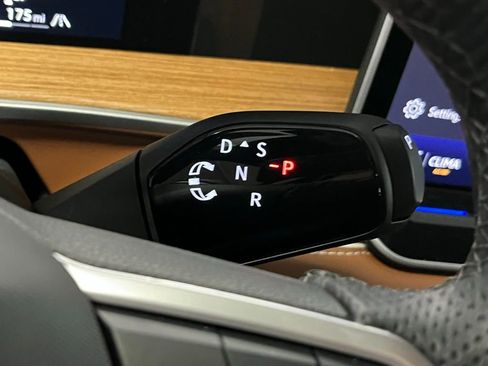 New 2026 Volkswagen Tiguan SEL R-Line AWD/4WD image 18