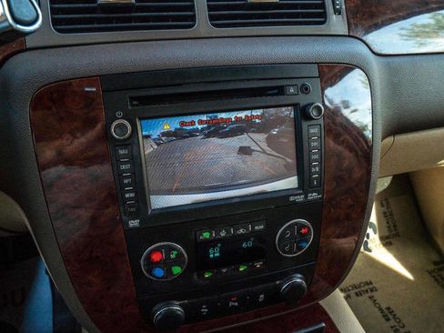 Used 2013 Chevrolet Tahoe LTZ image 17