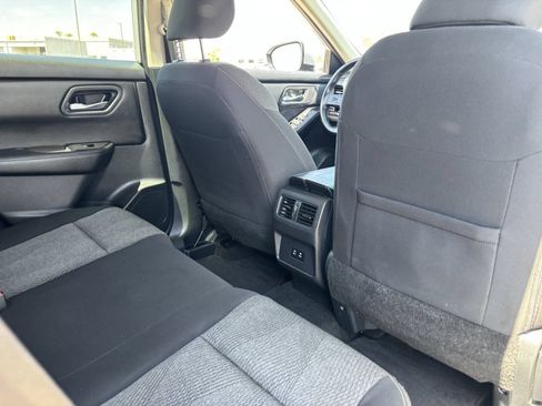 Used 2025 Nissan Rogue SV AWD/4WD image 14