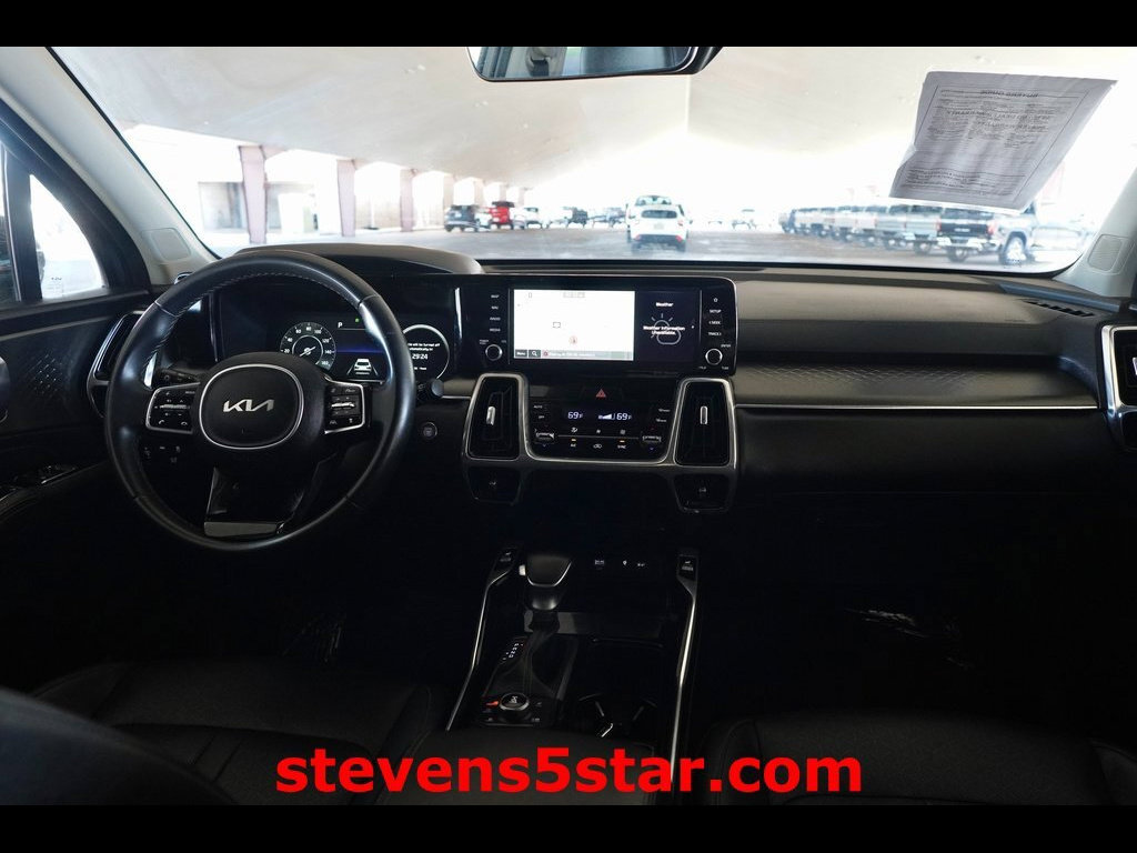 Used 2023 Kia Sorento SX AWD/4WD image 9