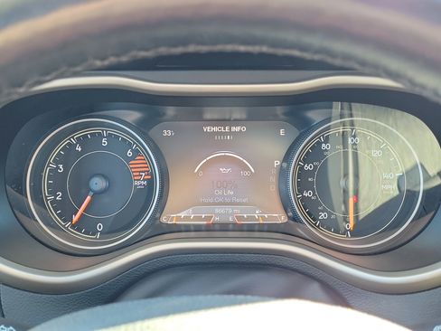 Used 2018 Jeep Cherokee Limited image 26