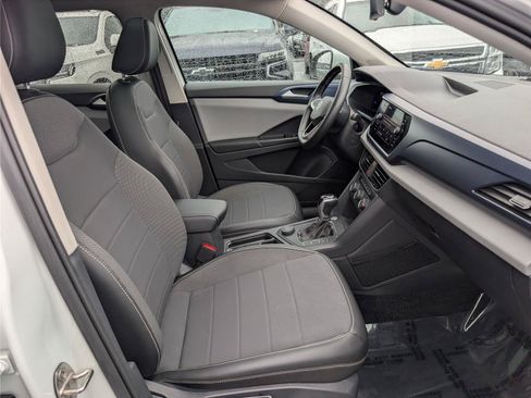 Used 2022 Volkswagen Taos SE w/ Panoramic Sunroof Package AWD/4WD image 12
