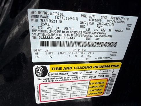 Certified 2023 Lincoln Navigator Reserve AWD/4WD image 32