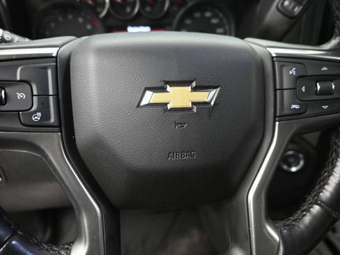 Used 2021 Chevrolet Silverado 1500 LT AWD/4WD image 17