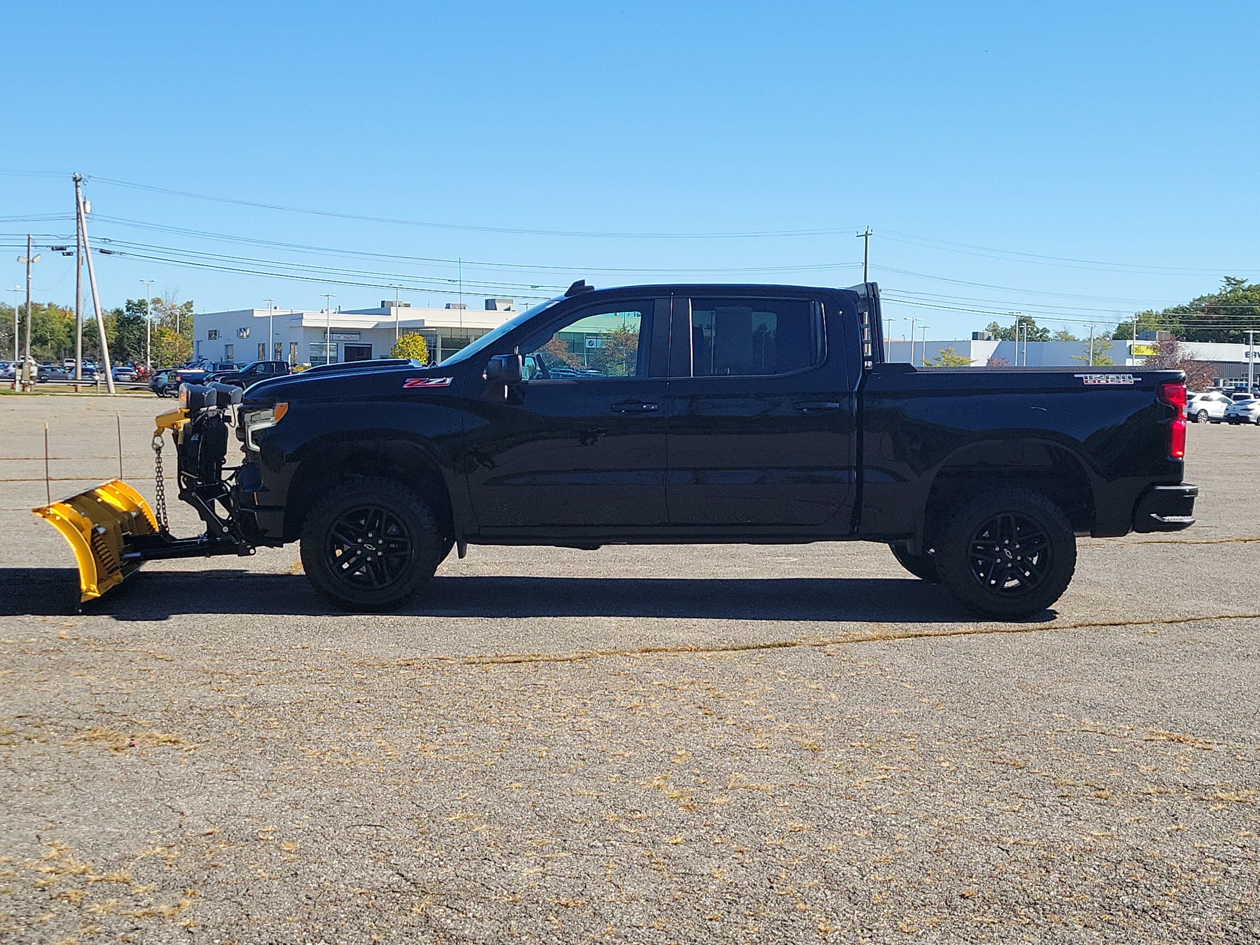 Used 2024 Chevrolet Silverado 1500 LT Trail Boss w/ Convenience Package II AWD/4WD image 8
