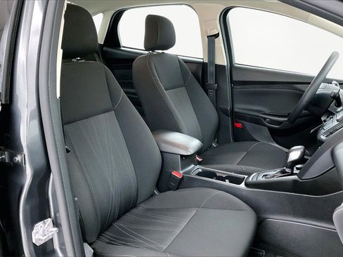 Used 2018 Ford Focus SE image 23