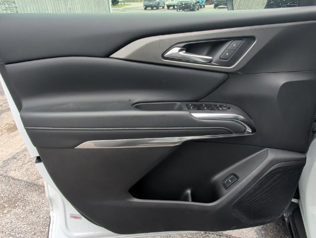 Used 2025 Chevrolet Traverse LT AWD/4WD image 32