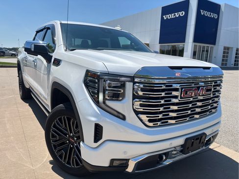 Used 2024 GMC Sierra 1500 Denali w/ Denali Reserve Package AWD/4WD image 4