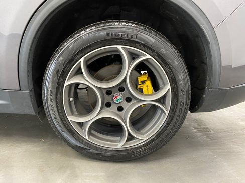 Used 2019 Alfa Romeo Stelvio Ti AWD/4WD image 16