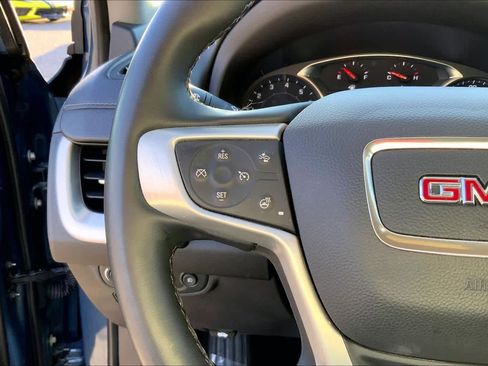 Used 2024 GMC Terrain SLT image 22