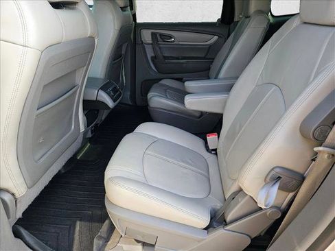 Used 2015 Chevrolet Traverse LT image 17