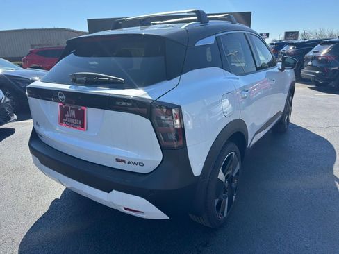 New 2026 Nissan Kicks SR w/ Interior Electronics Package AWD/4WD image 5