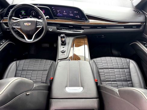 Used 2024 Cadillac Escalade ESV Sport Platinum w/ LPO, ONYX Package image 27