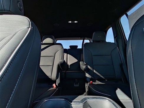 Used 2025 Buick Enclave Sport Touring image 28