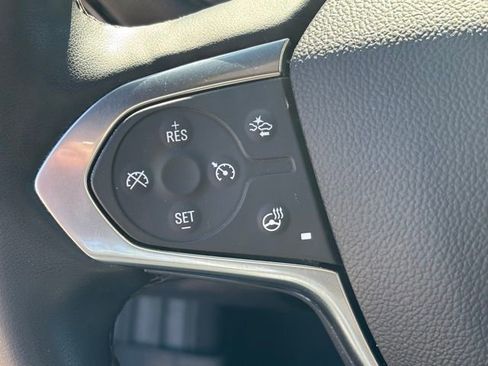 Used 2023 Chevrolet Traverse LT AWD/4WD image 19