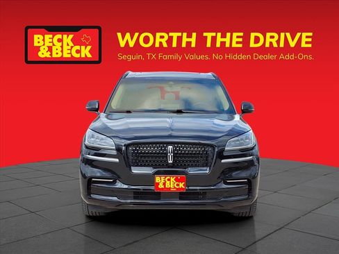 Used 2023 Lincoln Aviator Reserve w/ Equipment Group 201A image 2