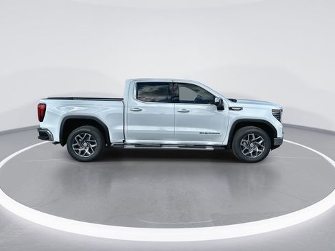 New 2026 GMC Sierra 1500 SLT image 9