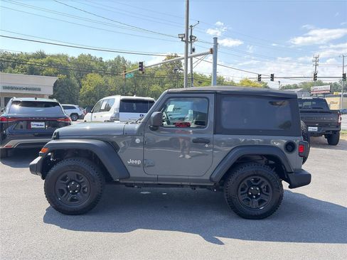 Used 2018 Jeep Wrangler Sport AWD/4WD image 2