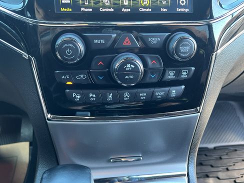 Used 2020 Jeep Grand Cherokee Trailhawk w/ Trailhawk Luxury Group AWD/4WD image 22