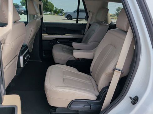 Used 2023 Ford Expedition Limited AWD/4WD image 36